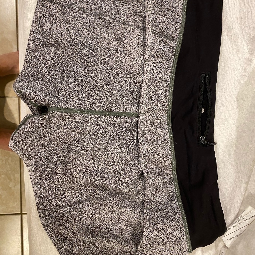 Black and white speed up short
